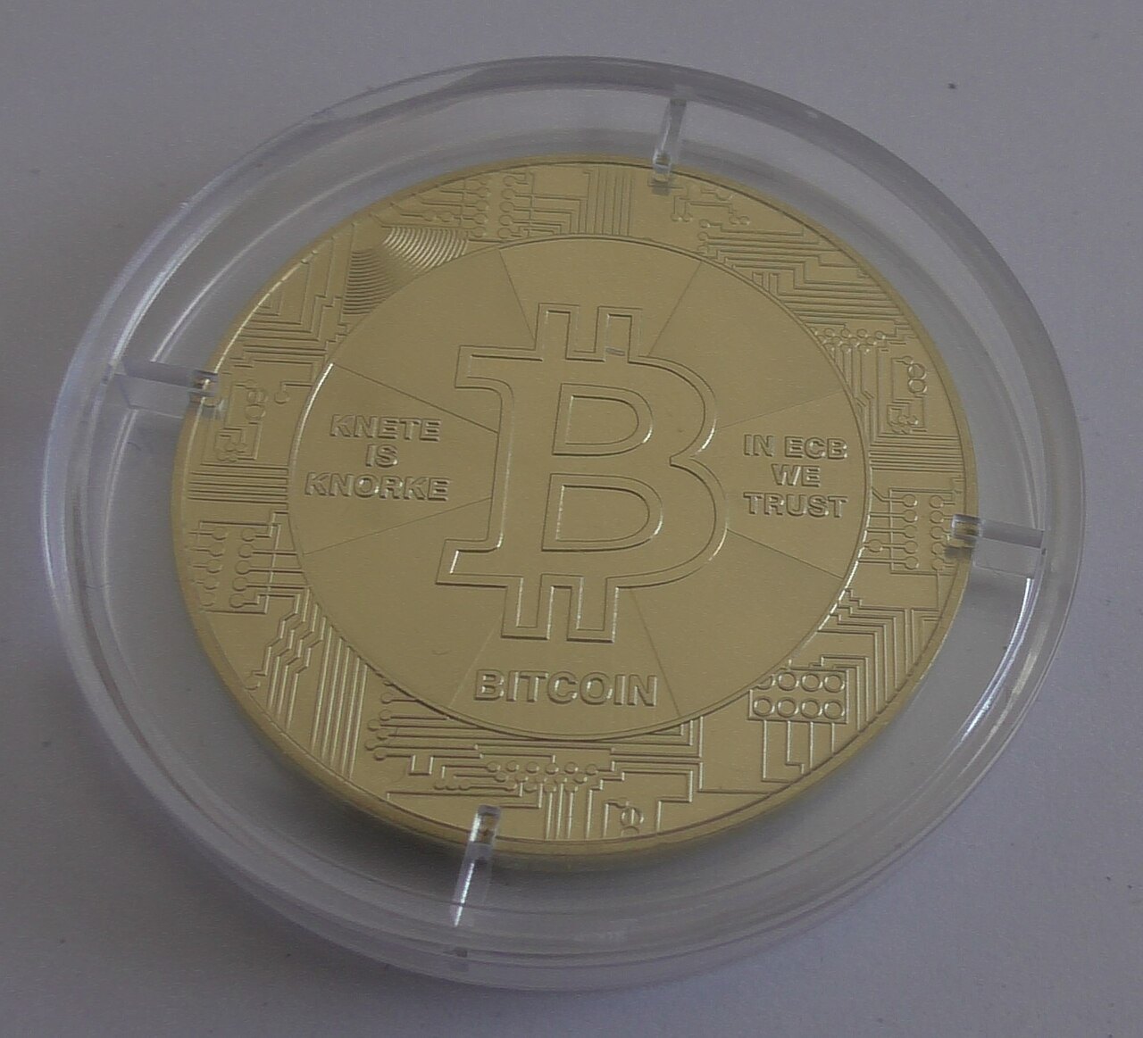 独立包装的比特币纪念币