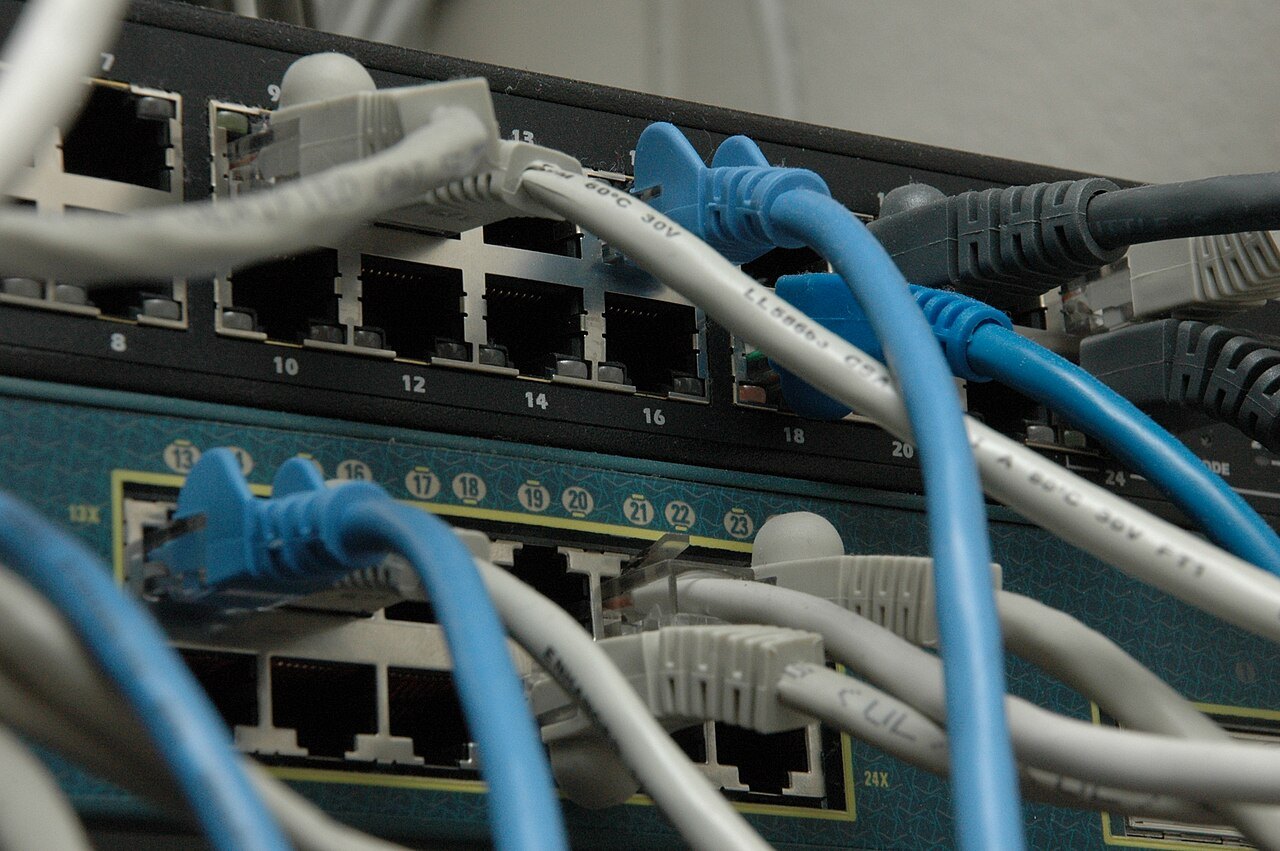網路交換器與資料連線設備