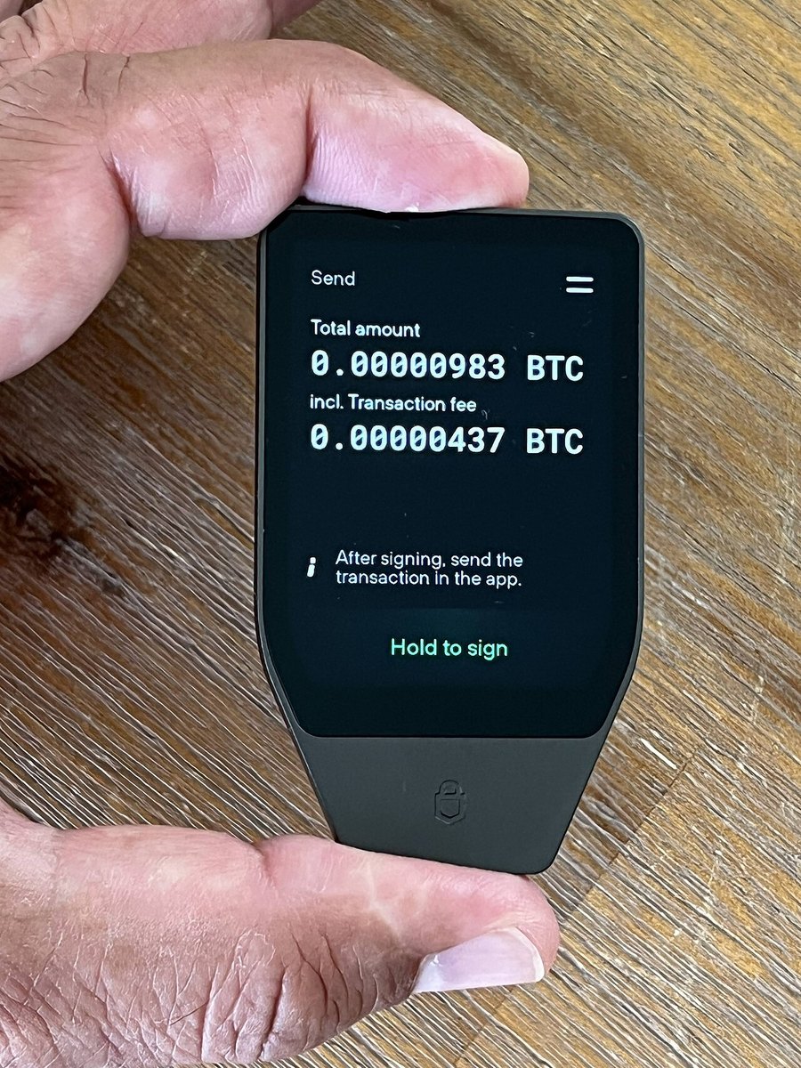 Trezor Safe 7 硬件钱包